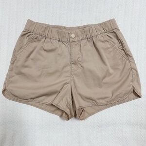 J.CREW women's khaki 2.5" classic shorts staple minimal size, S - easy slip on